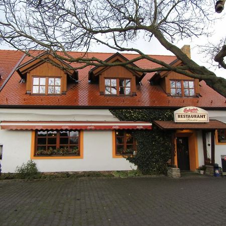 Pension & Restaurant U Konske Drahy Holkov Velešín المظهر الخارجي الصورة